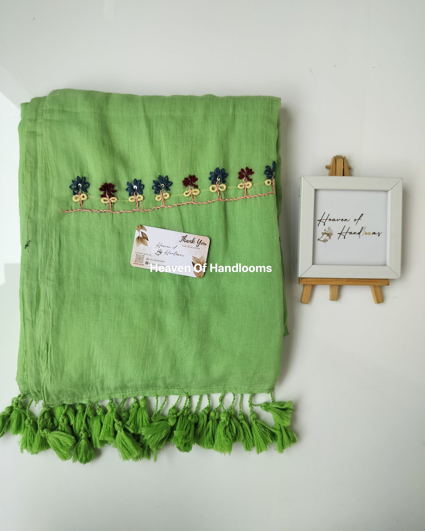 Premium Hand Stitch - Pista floral Queue